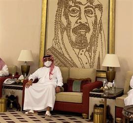 فيديو.. الأمير متعب بن عبد الله يتلقى التعازي في وفاة الأميرة هلا
