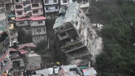 شاهد.. انهيار عمارة سكنية في الهند خلال ثوانٍ معدودة