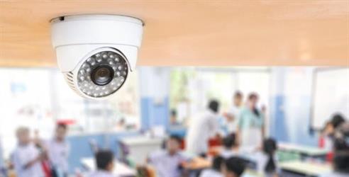 فيديو.. مواطنون يبدون رأيهم في إمكانية إلزام المدارس بوضع كاميرات مراقبة داخل الفصول