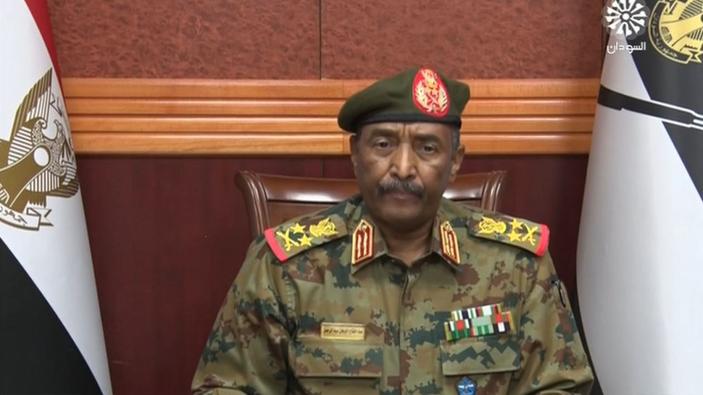 في خطاب للشعب السوداني.. البرهان يعلن حالة الطوارئ وحل مجلسي الوزراء والسيادة (فيديو)