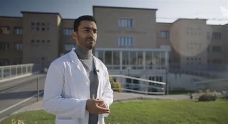 فيديو.. قصة طبيب سعودي تقدم الصفوف لمجابهة “كورونا” تطوعاً في إيطاليا