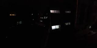 الظلام يخيم على حي النرجس بالرياض لأكثر من 12 ساعة.. ومواطنون يستغيثون: فرق الصيانة غير مؤهلة (فيديو)