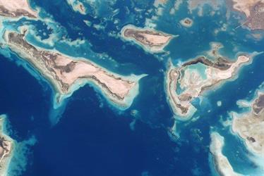 رائد فضاء يلتقط صورة مذهلة لعدد من جزر المملكة بالبحر الأحمر