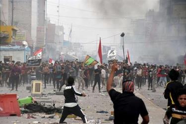 بغداد.. 125 مصابا في مواجهات “المنطقة الخضراء”