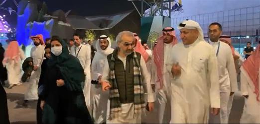 شاهد.. زيارة الأمير الوليد بن طلال لـ “رياض بوليفارد سيتي” والمقهى الخاص بالهلال