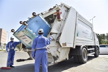 لتعزيز جودة النظافة.. “أمانة الرياض” تلزم ناقلي النفايات بتركيب أجهزة تتبع