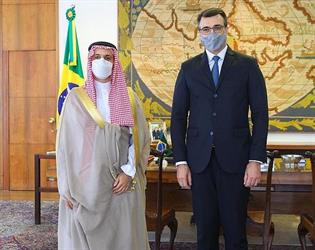 وزير الخارجية يلتقي وزير العلاقات الخارجية البرازيلي