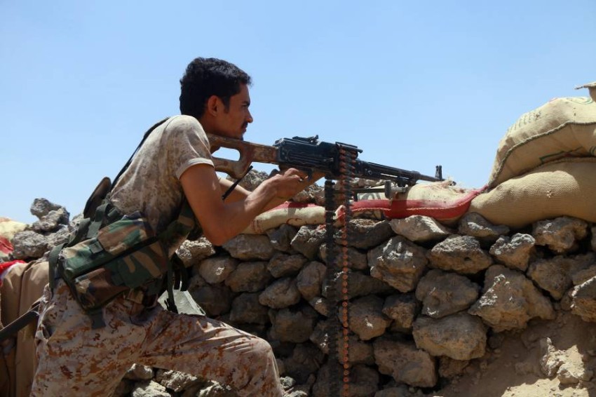 مدفعية الجيش اليمني تكبد ميليشيات الحوثي خسائر بشرية وعسكرية كبيرة في مأرب