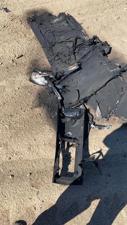 التحالف ينشر مجموعة من الصور لبقايا حطام الطائرات المسيرة الحوثية التي تم تدميرها أمس باتجاه المملكة