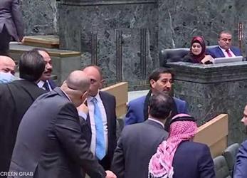مضاربة بين أعضاء في البرلمان الأردني بسبب التعديلات الدستورية (فيديو)