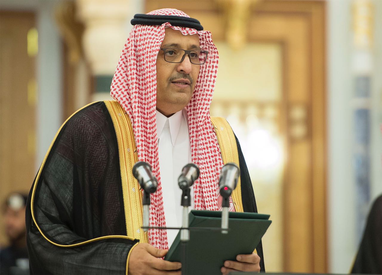 أمير الباحة يناقش الخدمات والمشروعات الصحية بالمنطقة