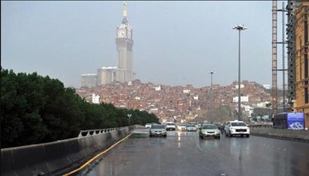“الأرصاد”: حالة مطرية تبدأ الثامنة صباحاً بمكة وعدة مناطق.. وغبار وأتربة على الرياض