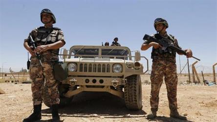 الأردن: مقتل ضابط وإصابة 3 جنود في اشتباكات مع مهربين على حدود سوريا.. وضبط كمية كبيرة من المخدرات