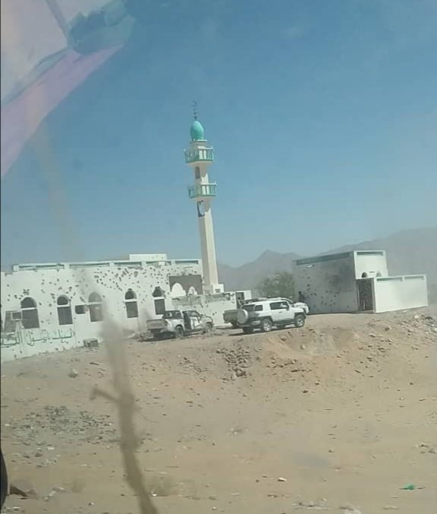 الحوثي يرتكب مجزرة جديدة ويستهدف «الركع السجود» في أحد مساجد شبوة الحوثي