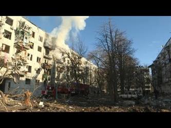 آثار القصف الروسي على مبان سكنية شرق أوكرانيا
