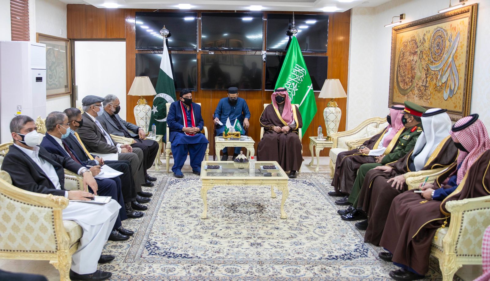 الأمير عبدالعزيز بن سعود يلتقي وزير الداخلية الباكستاني