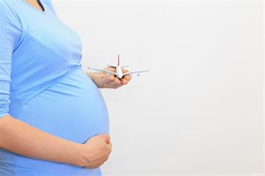 منها تسمم الحمل.. 4 حالات يمنع فيها السفر للمرأة الحامل