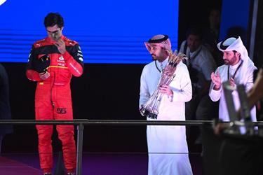 وزير الرياضة يشيد بسباق جائزة السعودية الكبرى للفورمولا1.. ويهنئ “فرستابن” (صور)