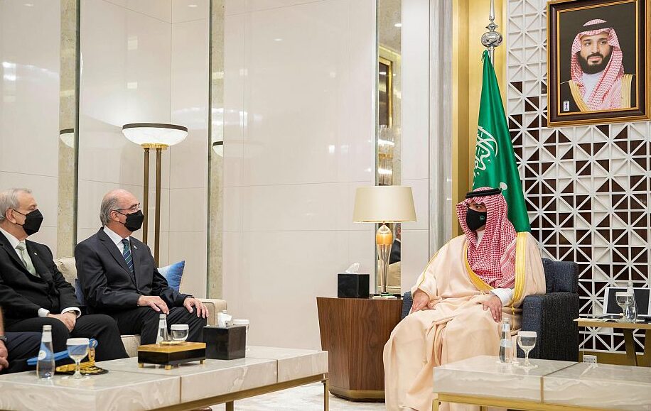 الأمير عبدالعزيز بن سعود يستقبل نائب وزير الداخلية بجمهورية الأوروغواي الشرقية