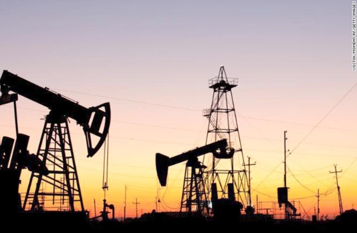 النفط يواصل الارتفاع خلال تعاملات الأربعاء.. وبرميل «برنت» بـ131.45 دولار