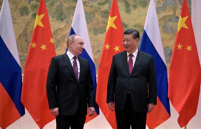 وزير الخارجية الصيني: علاقاتنا مع روسيا “حديدية”