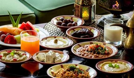 تسبب الجوع والعطش.. احذر تناول هذه الأطعمة والمشروبات في شهر رمضان