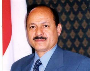 مَن هو رشاد العليمي رئيس مجلس القيادة الرئاسي اليمني؟
