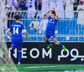 الهلال يبدأ حملة الدفاع عن لقب دوري الأبطال بثنائية في شباك الشارقة الإماراتي (فيديو وصور)