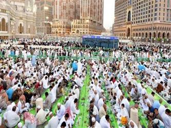 توزيع مليون وجبة إفطار و8 ملايين لتر زمزم للصائمين بالمسجد الحرام