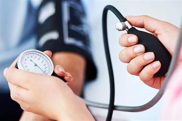 “الصحة” توضح دلالات أرقام قياسات ضغط الدم