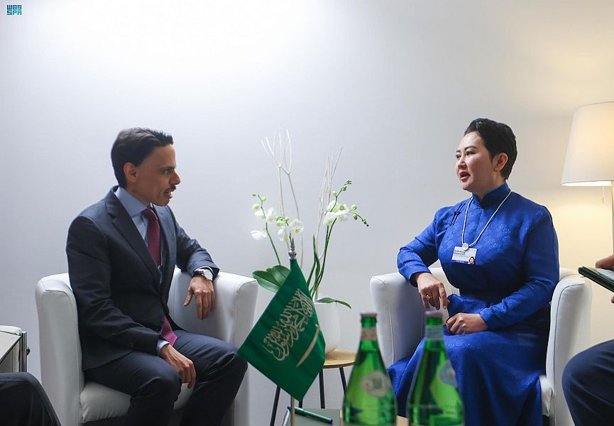 وزير الخارجية يلتقي بوزيرة الخارجية المنغولية