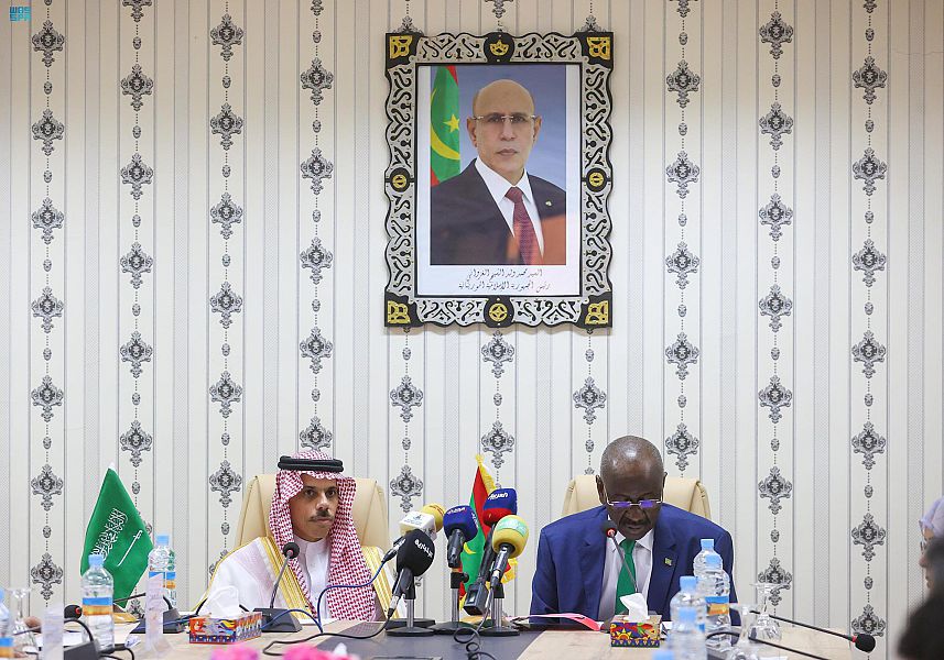 وزير الخارجية يلتقي نظيره الموريتاني ويعقدان جلسة مباحثات رسمية