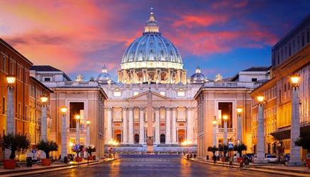 بعد فضائح مالية .. الفاتيكان يتعهد بإصلاح سياسته في مجال الاستثمارات