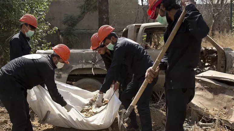 بينهم أطفال.. العثور على مقبرة جماعية تحوي عشرات الجثث في شمال سوريا