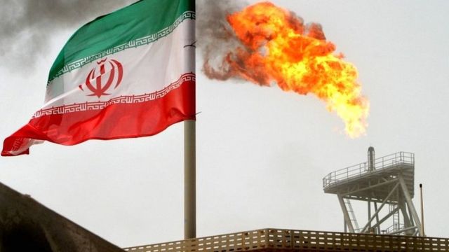 واشنطن تعاقب إيران بقرار بشأن النفط
