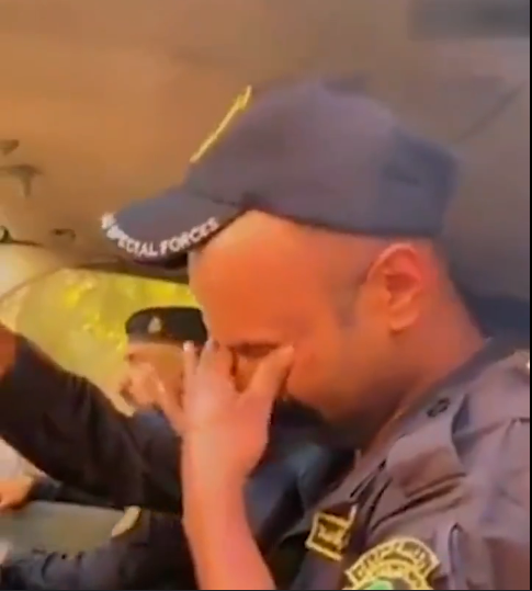فيديو يوثق لحظات بكاء جندي عراقي حزنًا على الأوضاع في بلاده