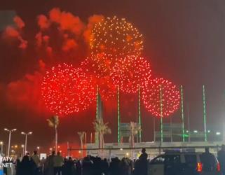 كواليس إطلاق الألعاب النارية باحتفالات اليوم الوطني.. وهذه معايير اختيار مواقعها (فيديو)