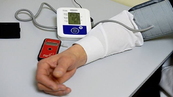 النمر: الشباب يرفضون إجراء التحاليل الطبيبة للكشف عن ارتفاع ضغط الدم