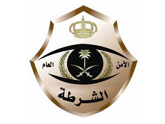 دوريات الأمن بمحافظة جدة تقبضُ على مخالفين لنظام أمن الحدود ومقيم بحوزتهم (244) قرصًا من مادة الإمفيتامين المخدِّر