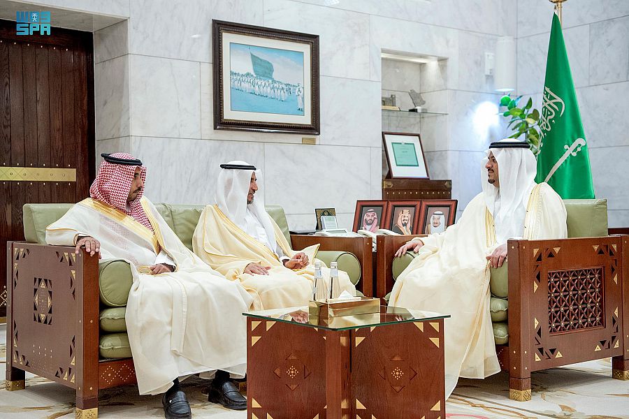 سمو أمير الرياض بالنيابة يستقبل وكيل وزارة البيئة ومدير فرع الوزارة بالمنطقة