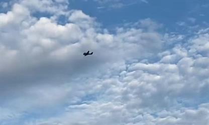 قائد طائرة صغيرة يهدد بضرب سلسلة متاجر شهيرة بولاية ميسيسبي الأمريكية (فيديو)