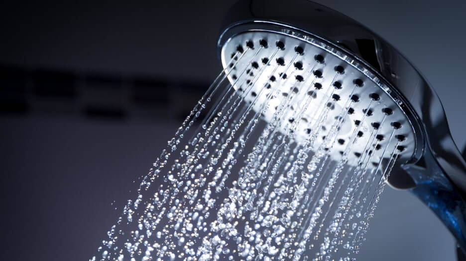3 خطوات مهمة عند الاستحمام لتحسين الصحة العامة