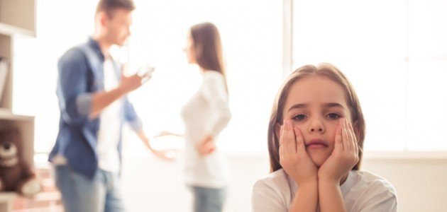 ما تأثير طلاق الوالدين على مستقبل أطفالهما؟