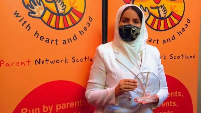 من هي السعودية بدور المطيري الحاصلة على جائزة الأم المثالية في اسكتلندا؟