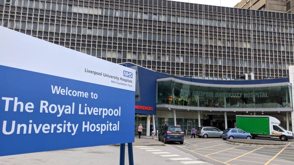 مُمرضة بريطانية متهمتًة صندوق الخدمات الصحية: “هيئة عنصرية يجب إيقافها”