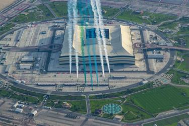 الصقور السعودية تزين سماء الدوحة واستاد المباراة الافتتاحية بمونديال قطر 2022