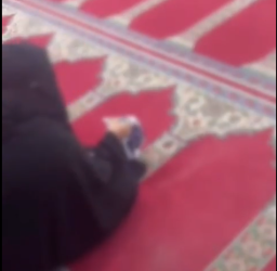بينهم مواطنة بأحد المساجد.. ضبط 4 أشخاص لتسولهم بالمنطقة الشرقية (فيديو)