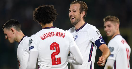 أسطورة إنجلترا يُعلق على استضافة قطر لمونديال العالم 2022