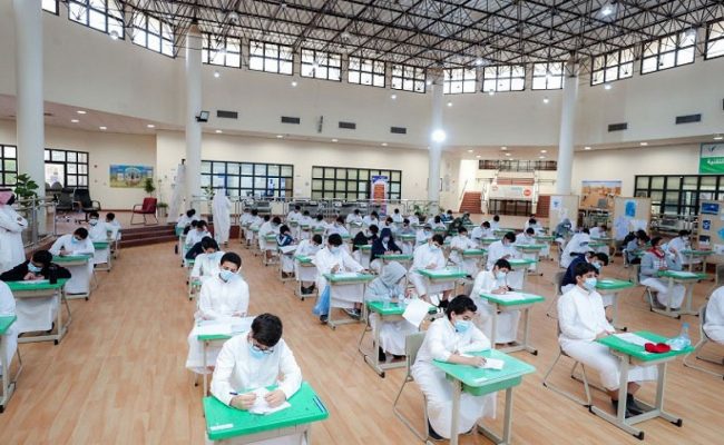 أكثر من مليون طالب وطالبة في الرياض يؤدون غداً الاختبارات التحريرية لنهاية الفصل الدراسي الأول