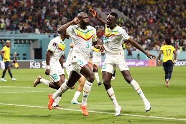 السنغال يخطف بطاقة التأهل لدور الـ 16 بثنائية أمام الإكوادور (فيديو وصور)